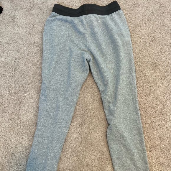 𝅺disney Parks Women’s Gray Mickey Joggers Size Large - Picture 4 of 8